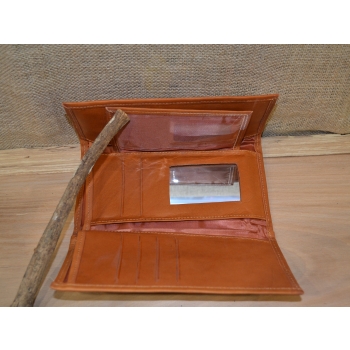 Portfel duży skórzany  brązowy z kwiatowym kolorowym haftem .